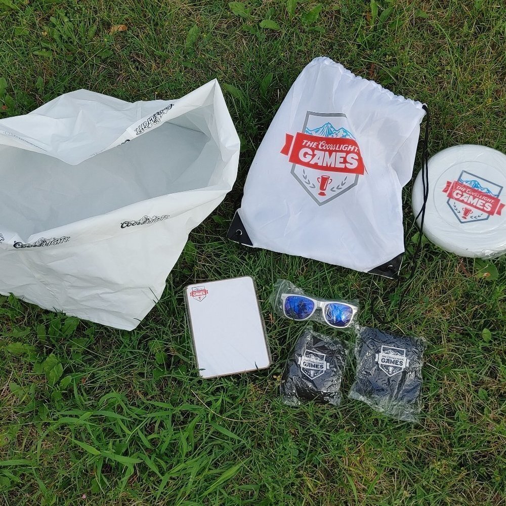 COORS Light Summer Games Lawn Games Play Set LOT Frisbee Bean Bags Glass…